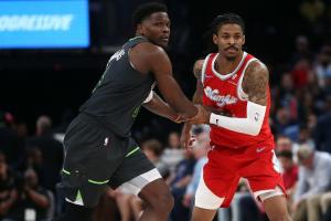 合同剩3年超1.265亿~森林狼有意莫兰特 枪王+华子的组合有搞头？