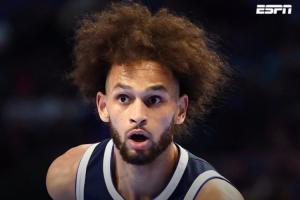 👀Shams：独行侠中锋莱夫利将接受右脚手术 赛季报销！