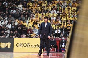 解说：这支山西队与上赛季差了很多 单节10分钟外援戏份更加重要