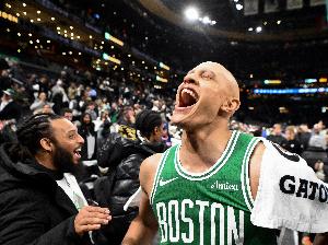 新无眉大侠！沃尔什近6场场均15分7板2断 命中率77/67/86%