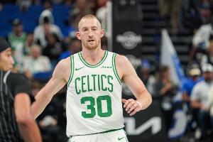 不至于一球不进吧？豪泽10中0&三分9中0一分未得 正负值-15