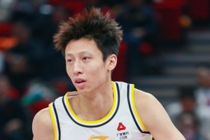 媒体人：大家打潜力赛就当热身训练没啥强度 跟队内训练没区别