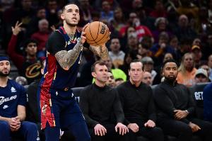 阿特金森：末节鲍尔防麦科勒姆非常关键 他的防守能力堪称顶级