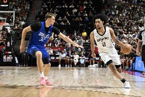 弗拉格多次砍下至少20分5板5助且0失误 NBA历史首个青少年球员