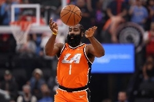 新鹰王连续3场砍三双啥水平？神龟震古烁今 篮球之神仅第三