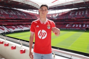 本菲卡首秀球员：穆里尼奥曾开玩笑问我，如果我上场能否应付得了