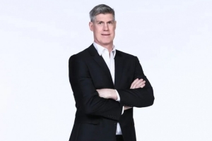 媒体人：深圳新外教很明显没把全队拧成一股绳 整体打法让人陌生