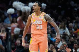 泰森：我们没发挥出最佳水平防守很糟糕 展现的韧性是此前没有的