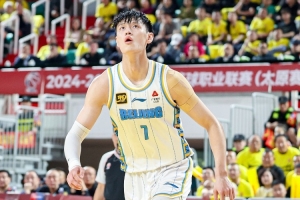 许利民：到目前为止曾凡博和俱乐部在各个方面还没有沟通好