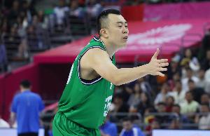 直播吧：韩德君暂时不举行球衣退役仪式