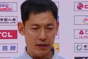 张庆鹏：球队的磨合还是差了点 大家休赛期很努力 这是收获的季节