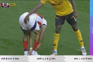 😂狼队莫斯克拉去年抠热苏斯屁股，本轮在热苏斯压力下自摆乌龙