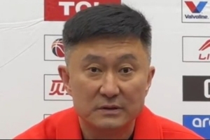杜锋：年轻球员拼劲不行、太软 我接受不了 希望徐杰快点好起来