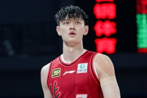 媒体人：北京外援是要换的 私下定在储备 小曾能说的就是还在沟通