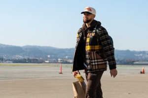 库里晒照：复出首战结果未达到期望 但很高兴能再次和队友们上场