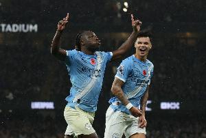 对阵水晶宫缺阵！记者：瓜迪奥拉确认，多库因腿部伤势无法出战