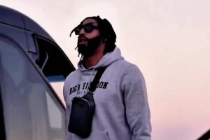 开启人生新的篇章 浓眉与克里斯蒂乘飞机前往费城...