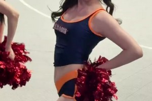 真得现场支持吧😍😍广州龙狮啦啦队热舞，这颜值身材太顶了~