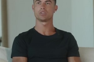 罗总裁😁！C罗将成胜利股东获15%股份，计划永久居住沙特