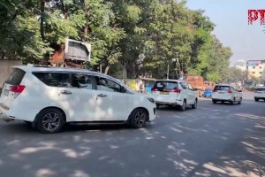 警车开道！梅西前往机场下一站飞往孟买