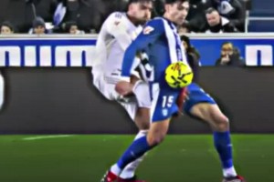 爆蛋😭！劳尔-阿森西奥防守时从背后踢到对手裆部